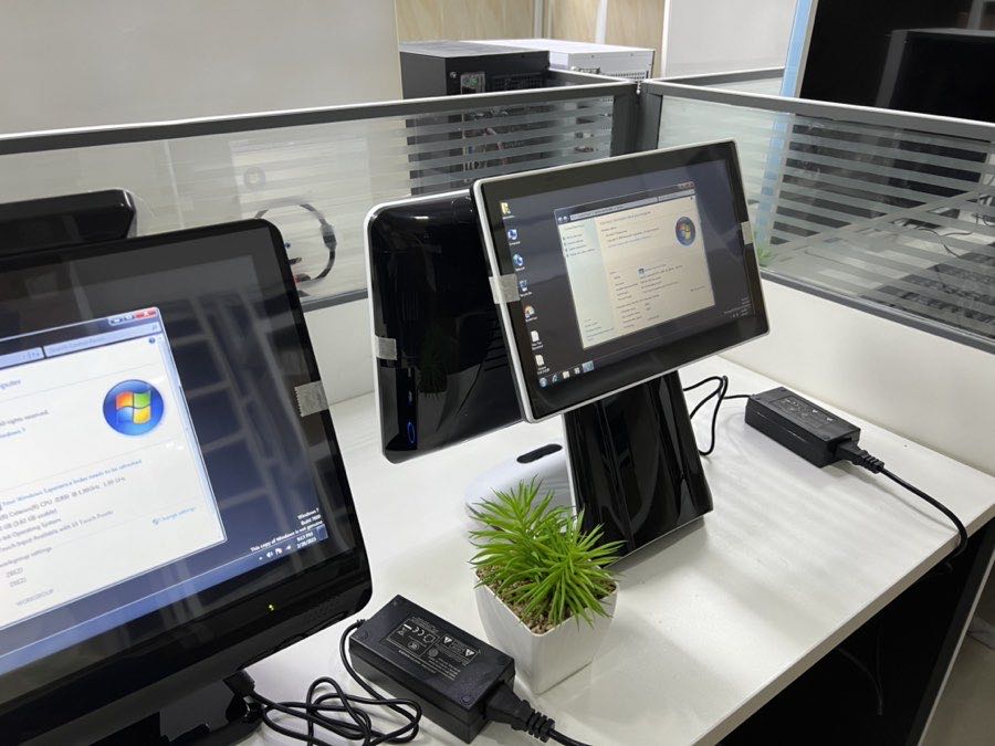 Dual-screen POS installation